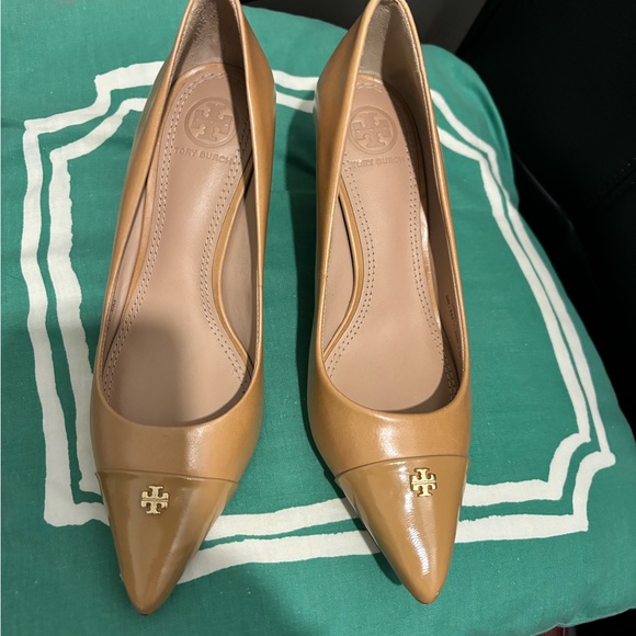 Tory Burch Nude/Tan Leather Stiletto Pumps Size 6 - Picture 15 of 16